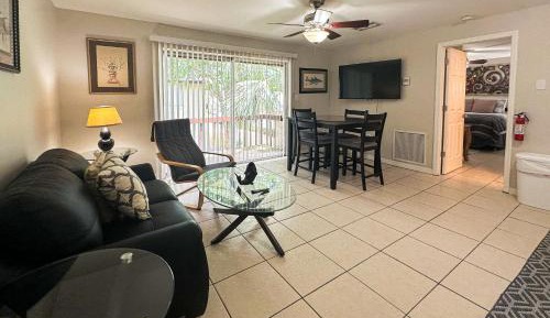 One Bedroom Apartment