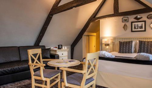 Junior Suite with Port View