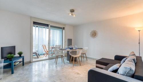 Superior One-Bedroom Apartment with Balcony