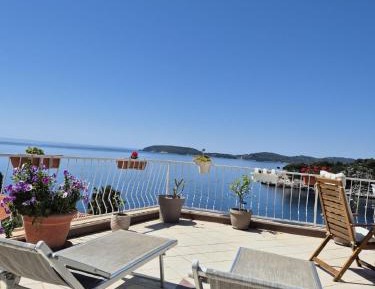 One-Bedroom Apartment with Sea View