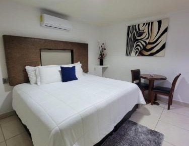 Deluxe Suite with Spa Bath