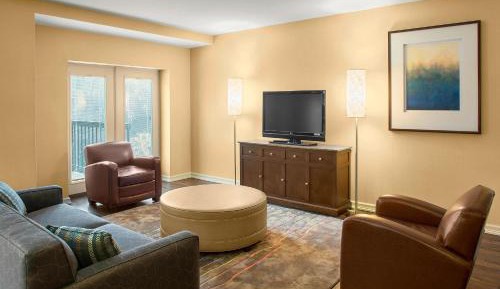 1 Bedroom Bi-level Suite, 1 King, Sofa bed, River view