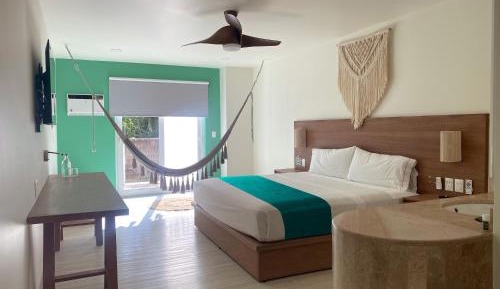 Deluxe King Suite