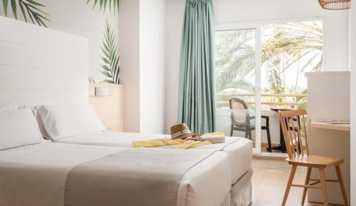 Double/Twin room balcony with pool/sea view