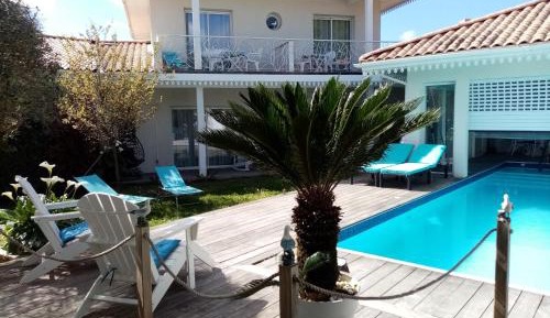 Queen Room with Pool View