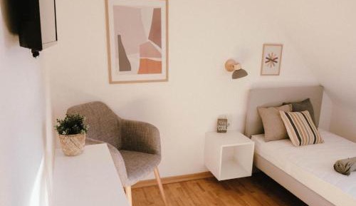Single Room with Shared Bathroom