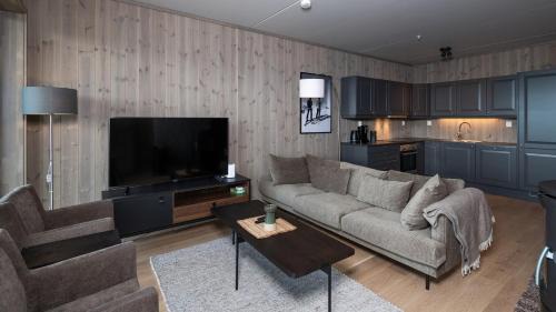 Three-Bedroom Apartment with Mountain View