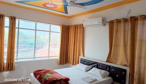 Quadruple Room with Private Bathroom