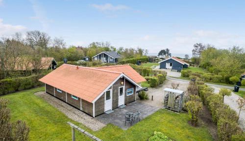 Three-Bedroom Holiday Home 