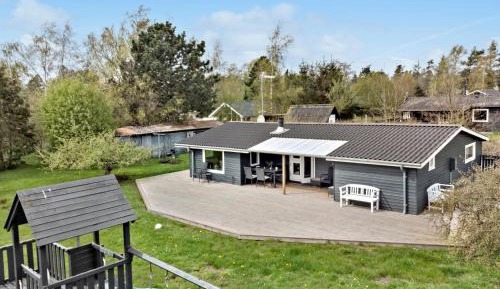 Three-Bedroom Holiday Home 