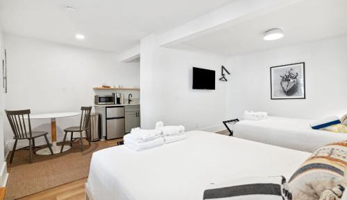Deluxe Queen Room with Two Queen Beds
