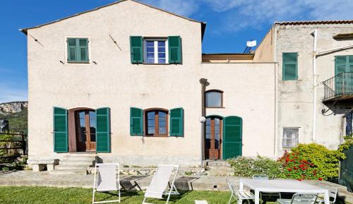 Superior One-Bedroom Apartment