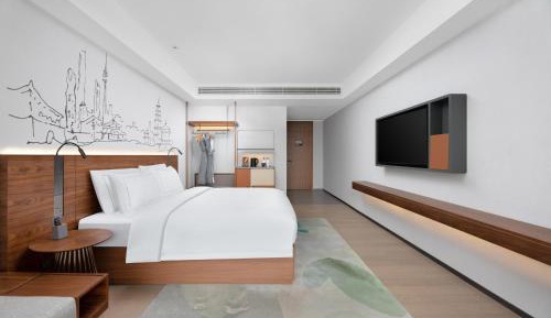 Deluxe Queen Room
