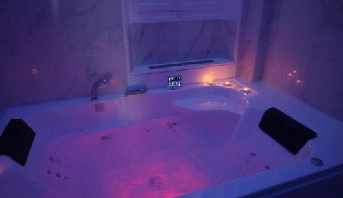 Deluxe Suite with Spa Bath