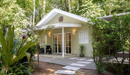 Deluxe Bungalow with Garden View