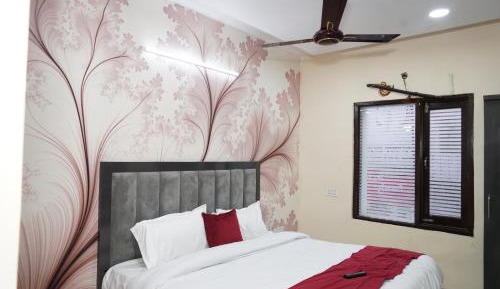 Deluxe Double or Twin Room with City View