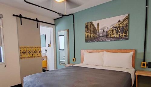 Standard Queen Room