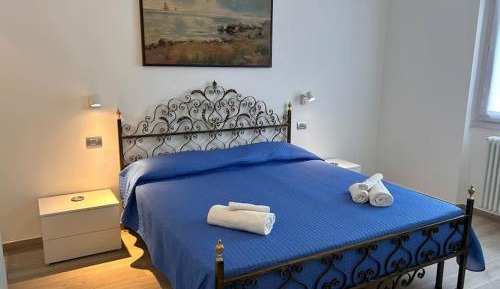 Three-Bedroom Apartment with Balcony