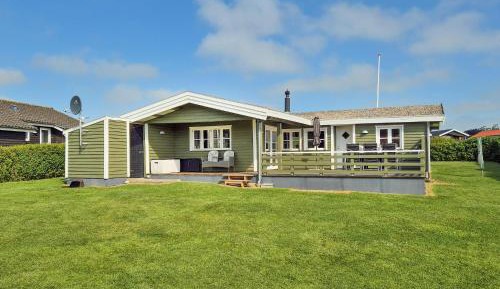 Three-Bedroom Holiday Home 