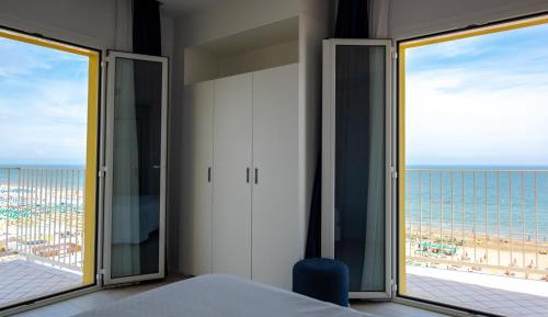 Sea Front Family Room 