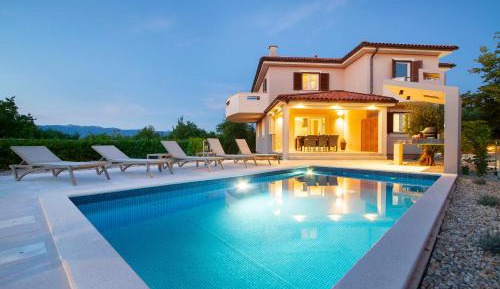 Three-Bedroom Apartment with Private Pool