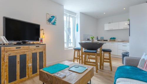 Superior One-Bedroom Apartment