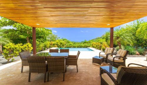 Three-Bedroom Holiday Home 
