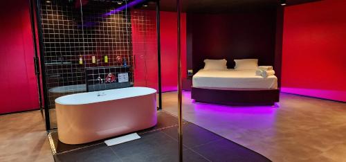 Suite with Hot Tub