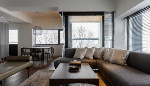 Two-Bedroom Deluxe Apartment with Balcony