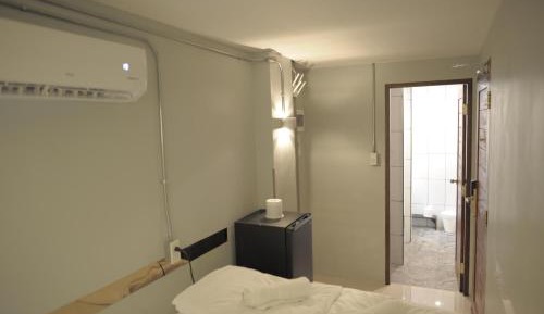 Apartment with Shower