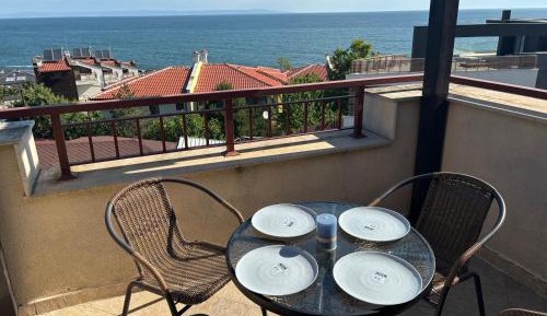 One-Bedroom Apartment with Sea View