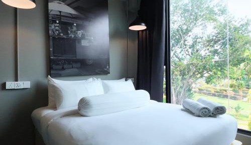Standard Queen Room