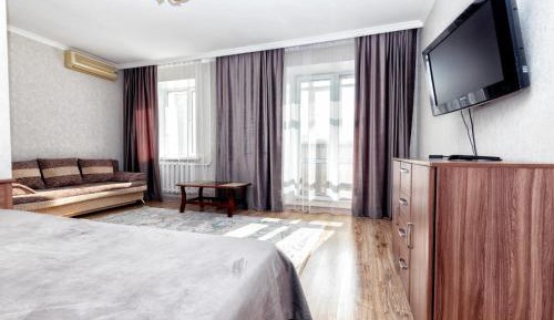 One-Bedroom Apartment with Balcony