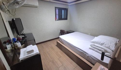 Large Double Room