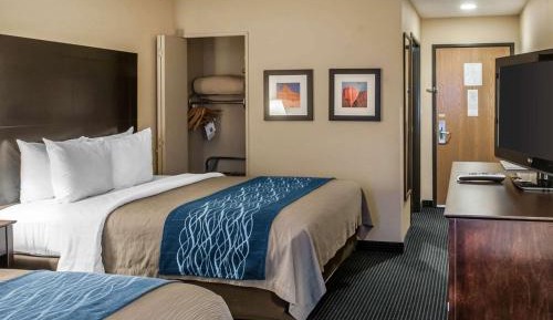 Queen Room with Two Queen Beds - Non-Smoking