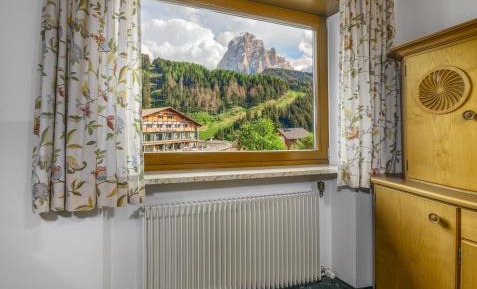 One-Bedroom Apartment (5 Adults)