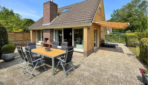 Three-Bedroom Holiday Home 