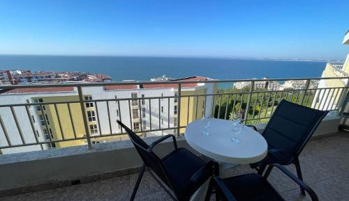 One-Bedroom Apartment with Sea View and Balcony