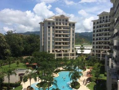 Three-Bedroom Deluxe Apartment