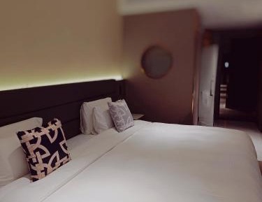 Business King Room