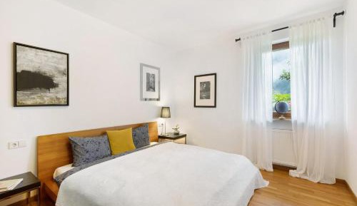 Superior One-Bedroom Apartment