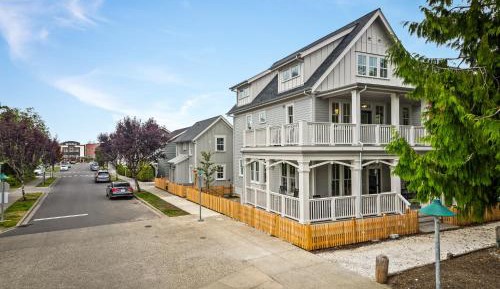 Seven-Bedroom House