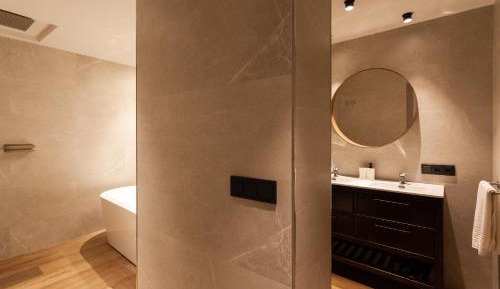 King Suite with Spa Bath