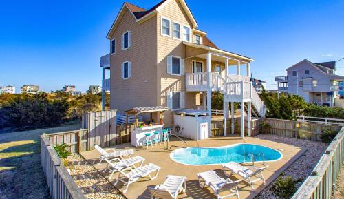 Five Bedroom Holiday Home