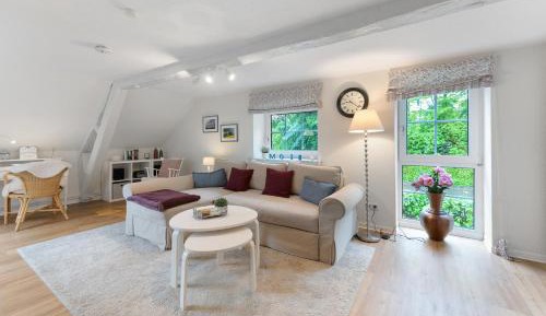 Superior One-Bedroom Apartment
