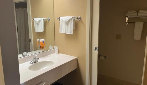 Two Queen Beds Suite Non-Smoking