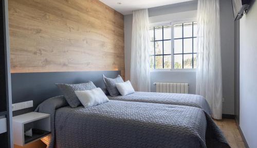 Twin Room with Private Bathroom