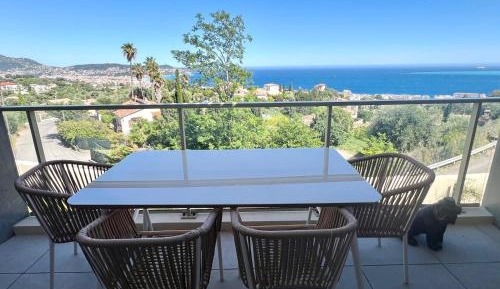 One-Bedroom Apartment with Sea View