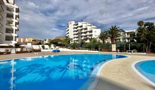 One-Bedroom Apartment with Pool View