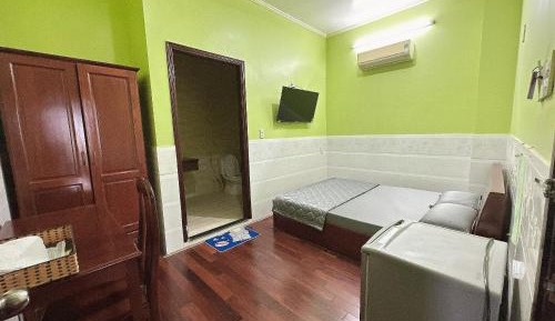 Standard Queen Room